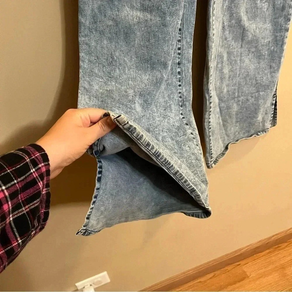 SO Wide Leg Vintage Flare High Rise Denim Juniors Size 15 Blue Acid Mom Pants - Picture 4 of 11